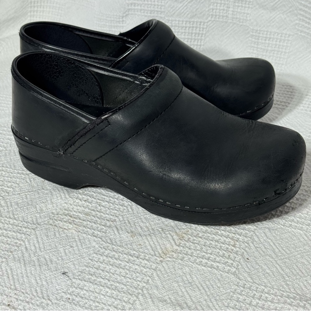 Dansko Womens Black Waterproof Professional Nursing Clogs 40..US 9.5/10 leather